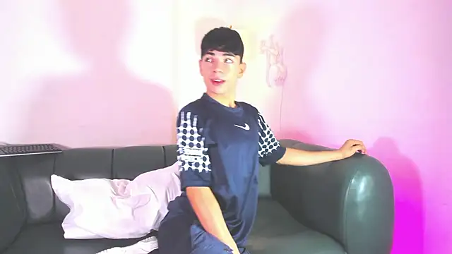 Snapshot of Peter_chase chatting on February 11, 2026, 6:30 pm Peter chase online show from February 11, 2026, 6:30 pm