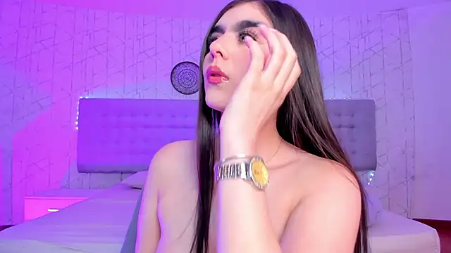 SofiaFontaiine online show from February 4, 2026, 4:51 am