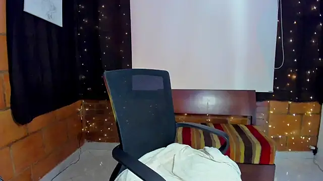 Snapshot of K_Licious chatting on November 8, 2025, 11:47 am K Licious online show from November 8, 2025, 11:47 am