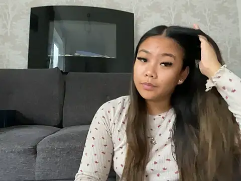 MissCherryyxox online show from September 28, 2025, 7:59 am