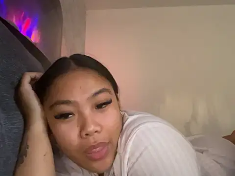MissCherryyxox online show from September 18, 2025, 8:17 am