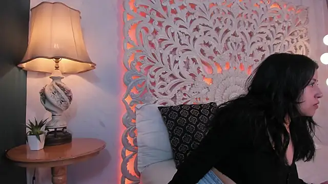 Sam collinss  online show from November 10, 2025, 7:52 pm