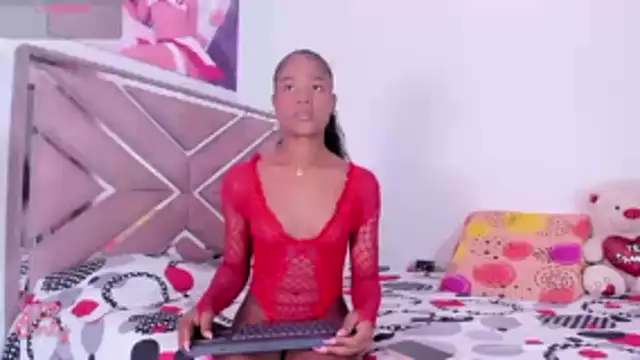 Snapshot of Cristal_Deep_ass chatting on January 18, 2026, 8:45 pm Cristal Deep ass online show from January 18, 2026, 8:45 pm