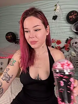 EvaNude- online show from October 28, 2025, 10:20 pm