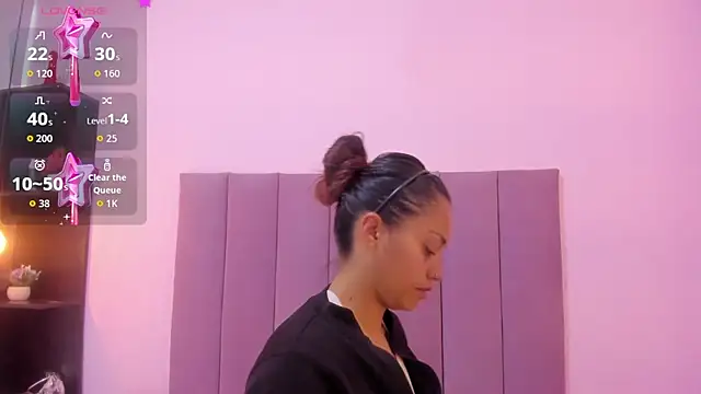 Snapshot of HoollyHendrix chatting on October 15, 2025, 8:06 pm HoollyHendrix online show from October 15, 2025, 8:06 pm