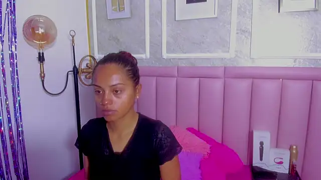 HoollyHendrix online show from March 11, 2026, 8:36 pm