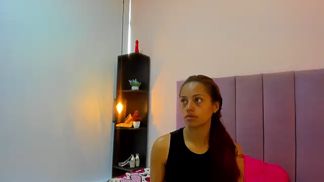 Snapshot of HoollyHendrix chatting on November 28, 2025, 8:31 pm HoollyHendrix online show from November 28, 2025, 8:31 pm