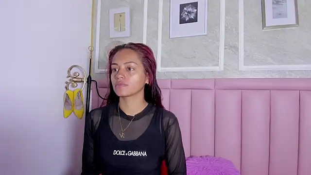 HoollyHendrix online show from January 10, 2026, 12:44 pm