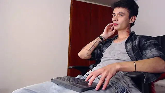 Snapshot of jaico_santos chatting on October 22, 2025, 10:52 pm jaico santos online show from October 22, 2025, 10:52 pm