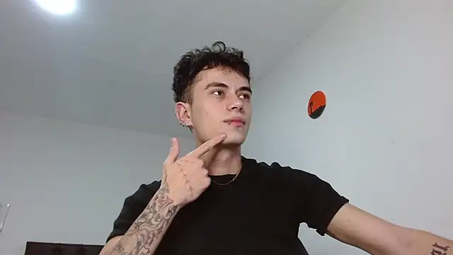 Snapshot of jaico_santos chatting on February 25, 2026, 11:04 pm jaico santos online show from February 25, 2026, 11:04 pm