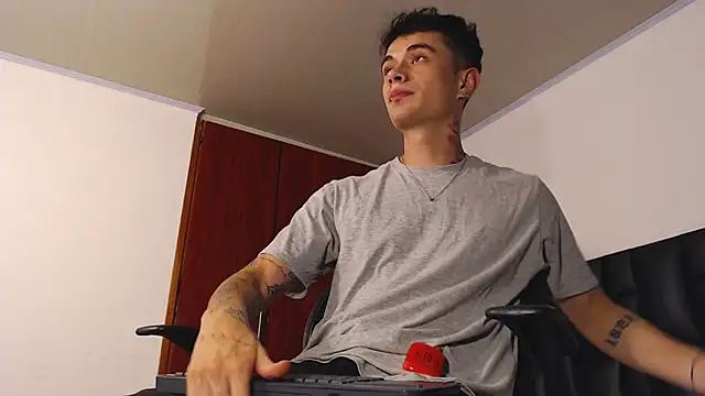 Snapshot of jaico_santos chatting on December 15, 2025, 10:59 pm jaico santos online show from December 15, 2025, 10:59 pm