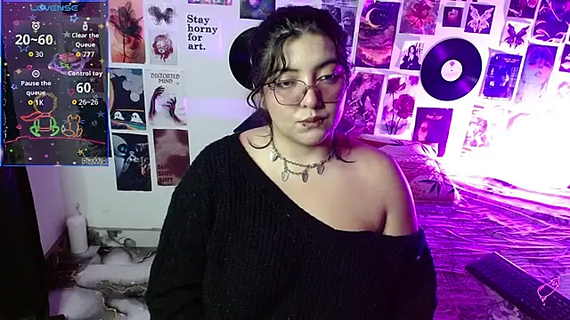 Snapshot of Roxy_f_w chatting on August 6, 2026, 4:07 am Roxy f w online show from August 6, 2026, 4:07 am