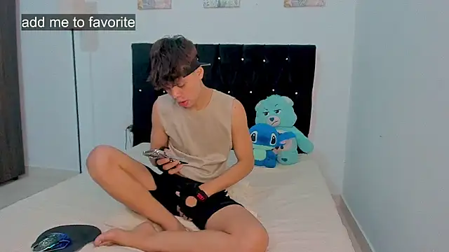 Zacktorres  online show from November 1, 2025, 10:47 pm