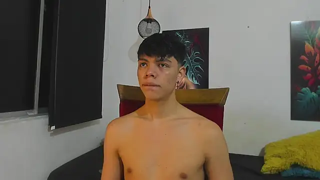 Zacktorres  online show from August 6, 2026, 11:22 pm