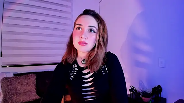 Snapshot of SarahCastillo_ chatting on October 8, 2025, 3:08 am SarahCastillo online show from October 8, 2025, 3:08 am