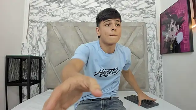 Snapshot of Logan_Jhonson chatting on November 12, 2025, 2:15 am Logan Jhonson online show from November 12, 2025, 2:15 am