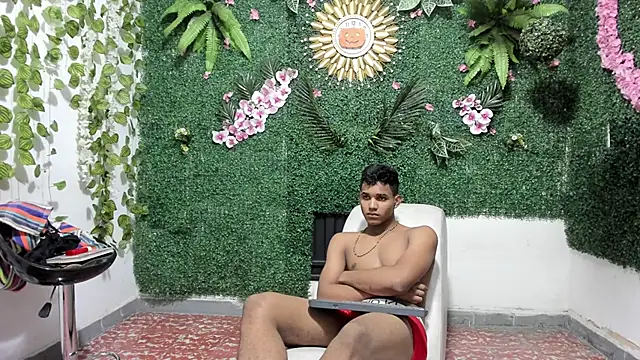 DaphnerANDrogerrr online show from November 17, 2025, 7:51 pm