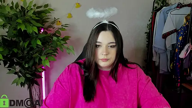 Snapshot of Mia_R0ss chatting on February 12, 2026, 12:32 am Mia R0ss online show from February 12, 2026, 12:32 am