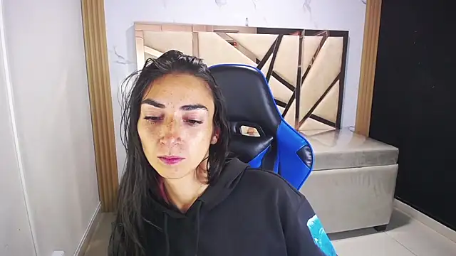 Maily a  online show from January 10, 2026, 3:02 am