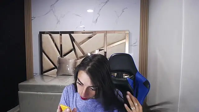 Snapshot of Maily_a_ chatting on October 29, 2025, 3:05 am Maily a online show from October 29, 2025, 3:05 am