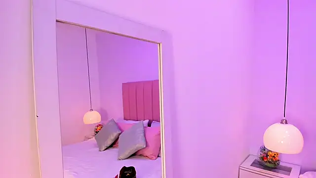 Amy Ferreira online show from October 10, 2025, 3:07 am