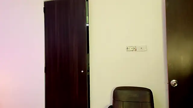 Amy Ferreira online show from October 11, 2025, 3:29 am