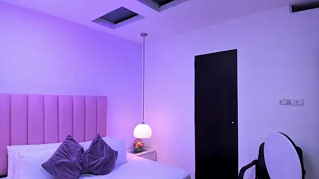 Amy Ferreira online show from October 3, 2025, 3:09 am