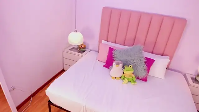 Amy Ferreira online show from November 23, 2025, 12:42 am