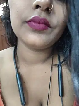 Jasmine Januja online show from July 22, 2026, 2:24 am