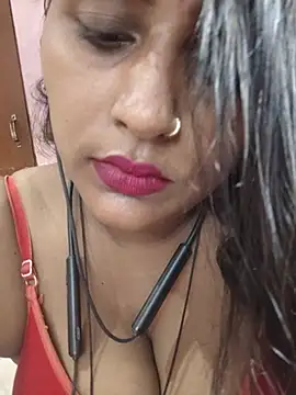 Jasmine Januja online show from July 27, 2026, 1:56 am