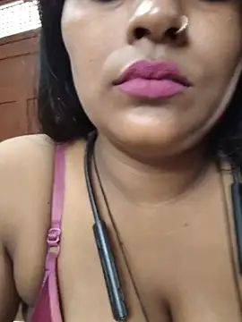 Jasmine Januja online show from July 16, 2026, 2:41 am