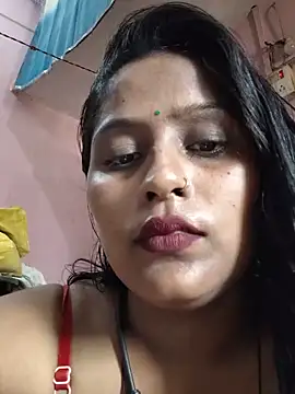 Jasmine Januja online show from June 3, 2026, 2:01 am
