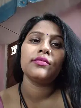 Jasmine Januja online show from May 27, 2026, 1:57 am