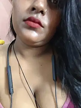 Jasmine Januja online show from July 6, 2026, 1:56 am