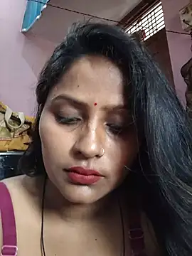 Jasmine Januja online show from June 19, 2026, 1:11 am