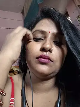 Jasmine Januja online show from May 28, 2026, 2:41 am