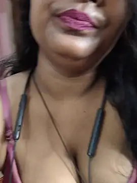 Jasmine Januja online show from July 13, 2026, 2:11 am