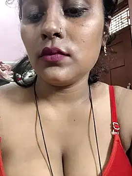 Jasmine Januja online show from May 12, 2026, 3:47 am