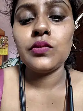 Jasmine Januja online show from May 15, 2026, 5:49 am