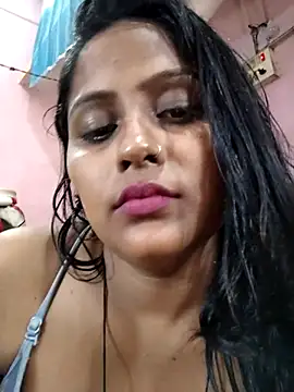 Jasmine Januja online show from May 7, 2026, 3:33 am