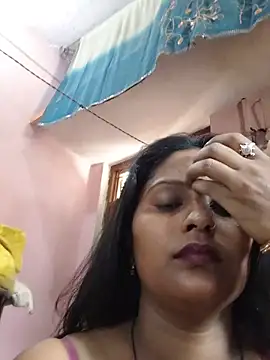 Jasmine Januja online show from June 5, 2026, 7:03 am
