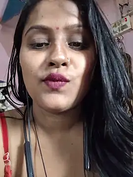 Jasmine Januja online show from May 25, 2026, 1:27 am
