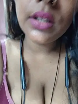Jasmine Januja online show from July 15, 2026, 2:29 am
