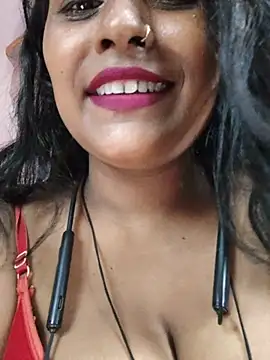 Jasmine Januja online show from July 17, 2026, 1:47 am