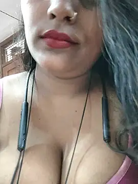 Jasmine Januja online show from July 7, 2026, 3:53 am