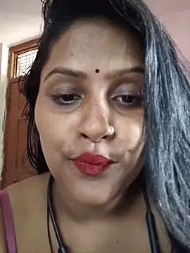 Jasmine Januja online show from June 16, 2026, 2:11 am