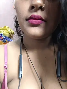 Jasmine Januja online show from July 21, 2026, 2:14 am