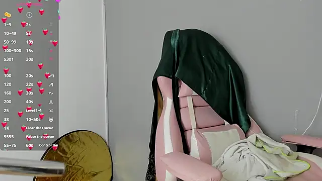 Yuni kim online show from February 2, 2026, 2:49 pm