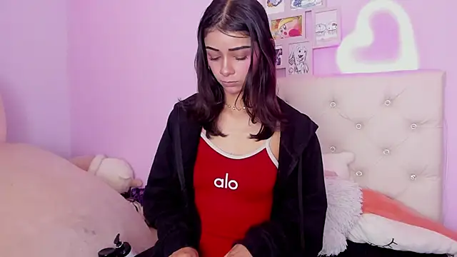 Yuni kim online show from November 7, 2025, 3:27 pm