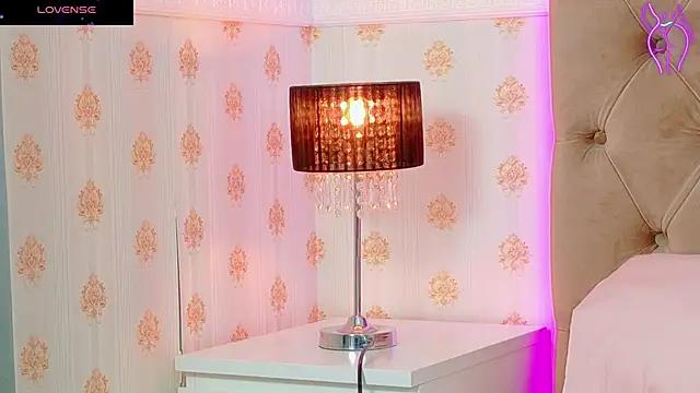 Snapshot of CoraVex chatting on October 9, 2025, 4:13 am CoraVex online show from October 9, 2025, 4:13 am